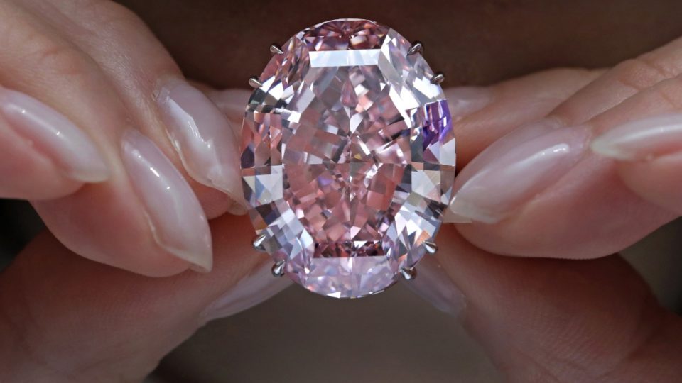 周大福4.9億拍下“粉紅之星”，刷新世界紀錄｜美通社頭條